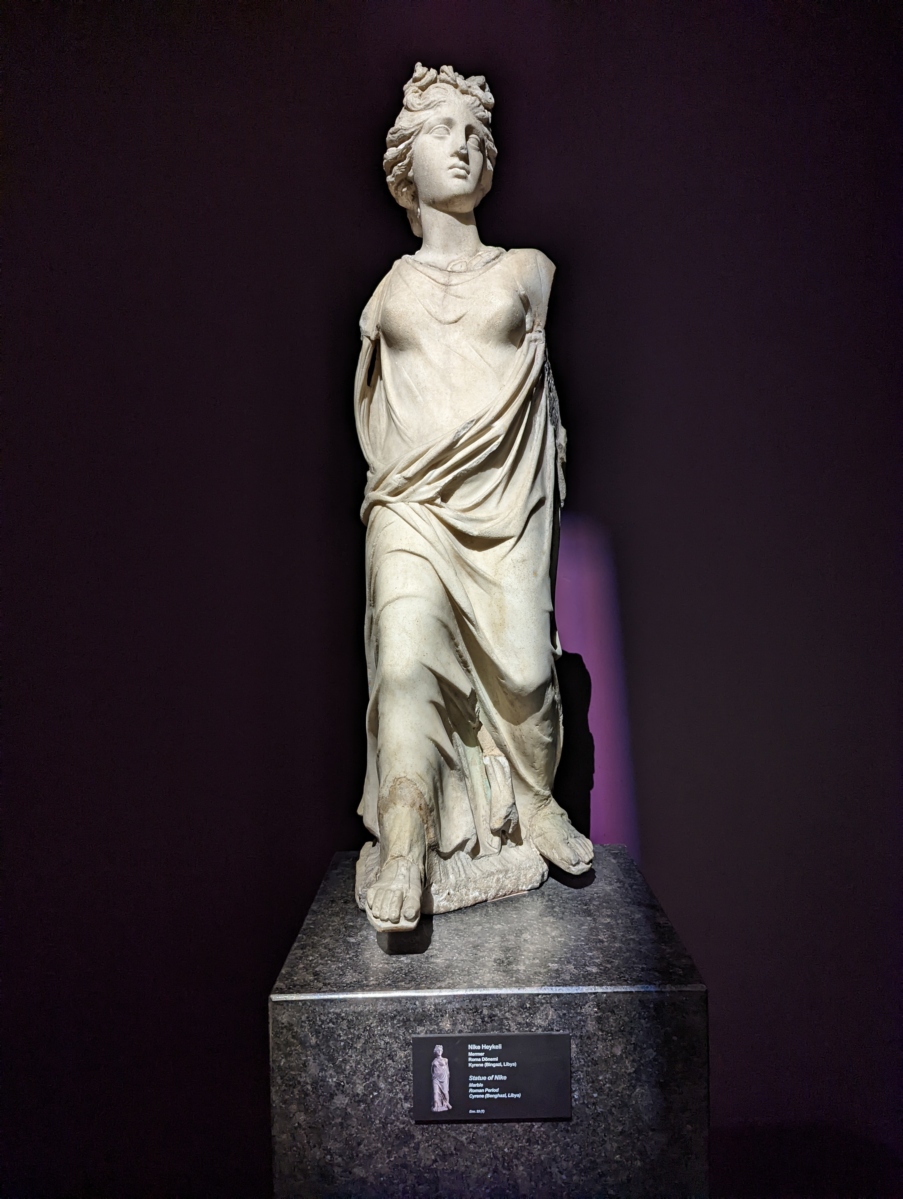 This is the Statue of Nike (Nike Heykeli)
