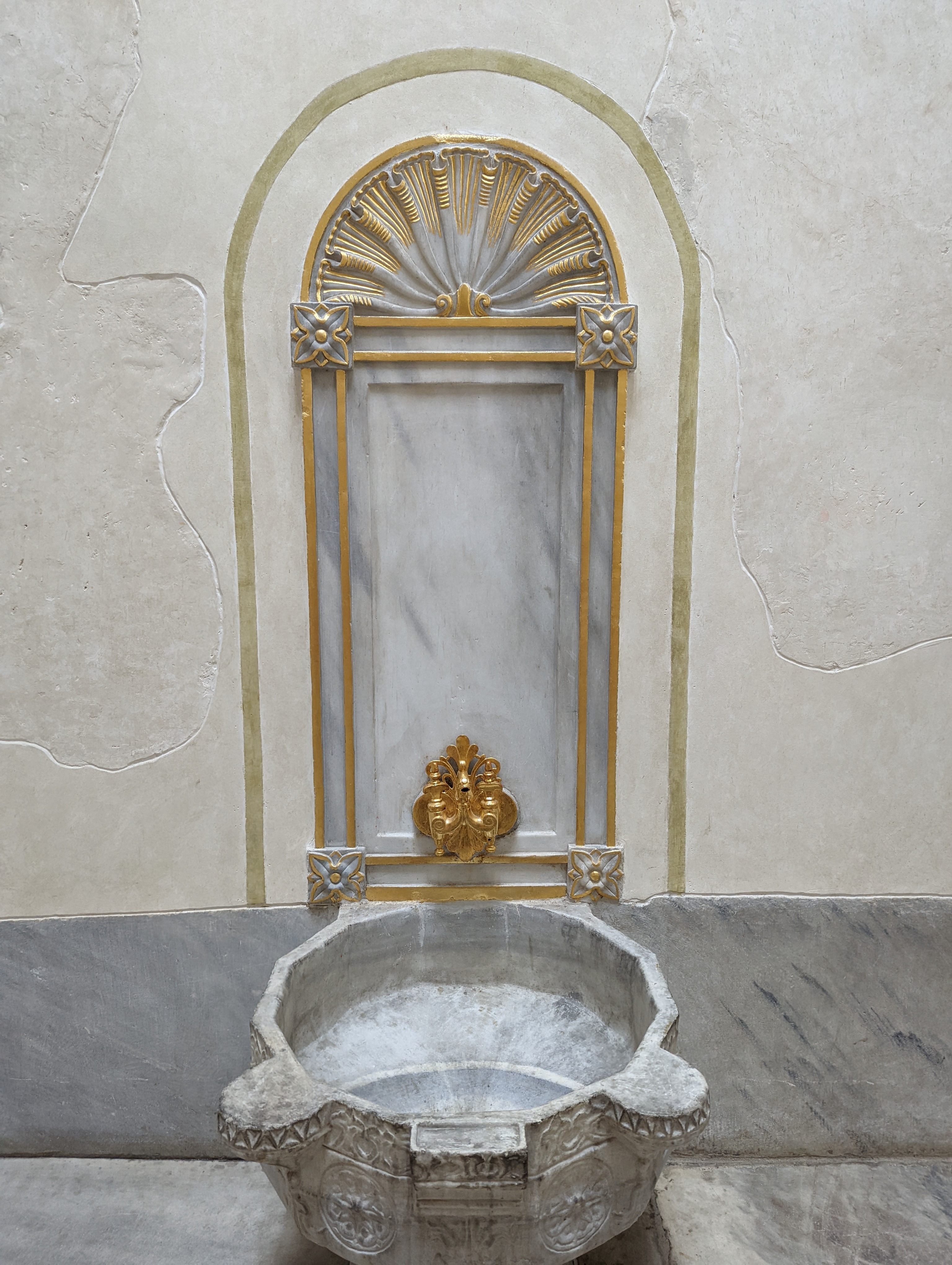 Another Ottoman Baroque wall fountain (duvar çeşmesi).