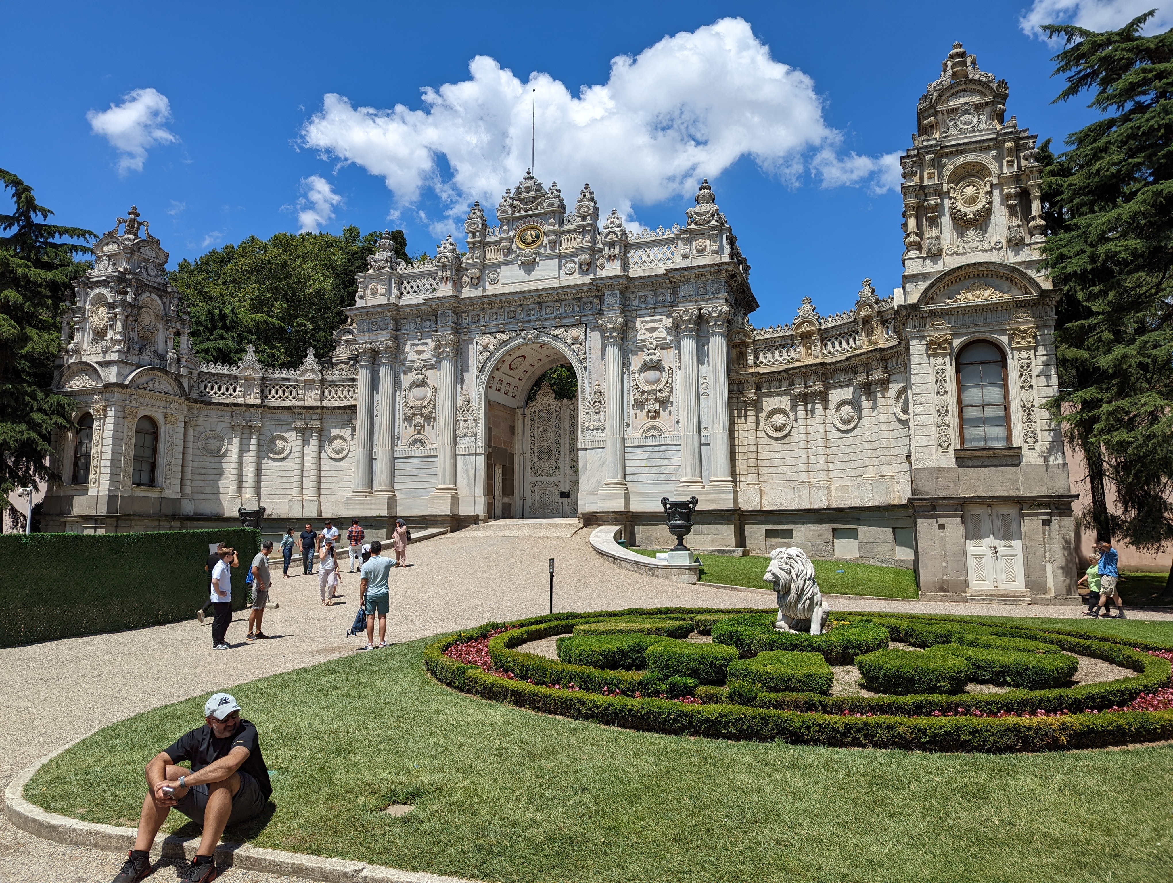 Gate of the Treasury (Hazine-i Hassa Kapısı), one of the magnificent main ceremonial entrances to Dolmabahçe Palace (Dolmabahçe Sarayı) along the Bosphorus in Istanbul.