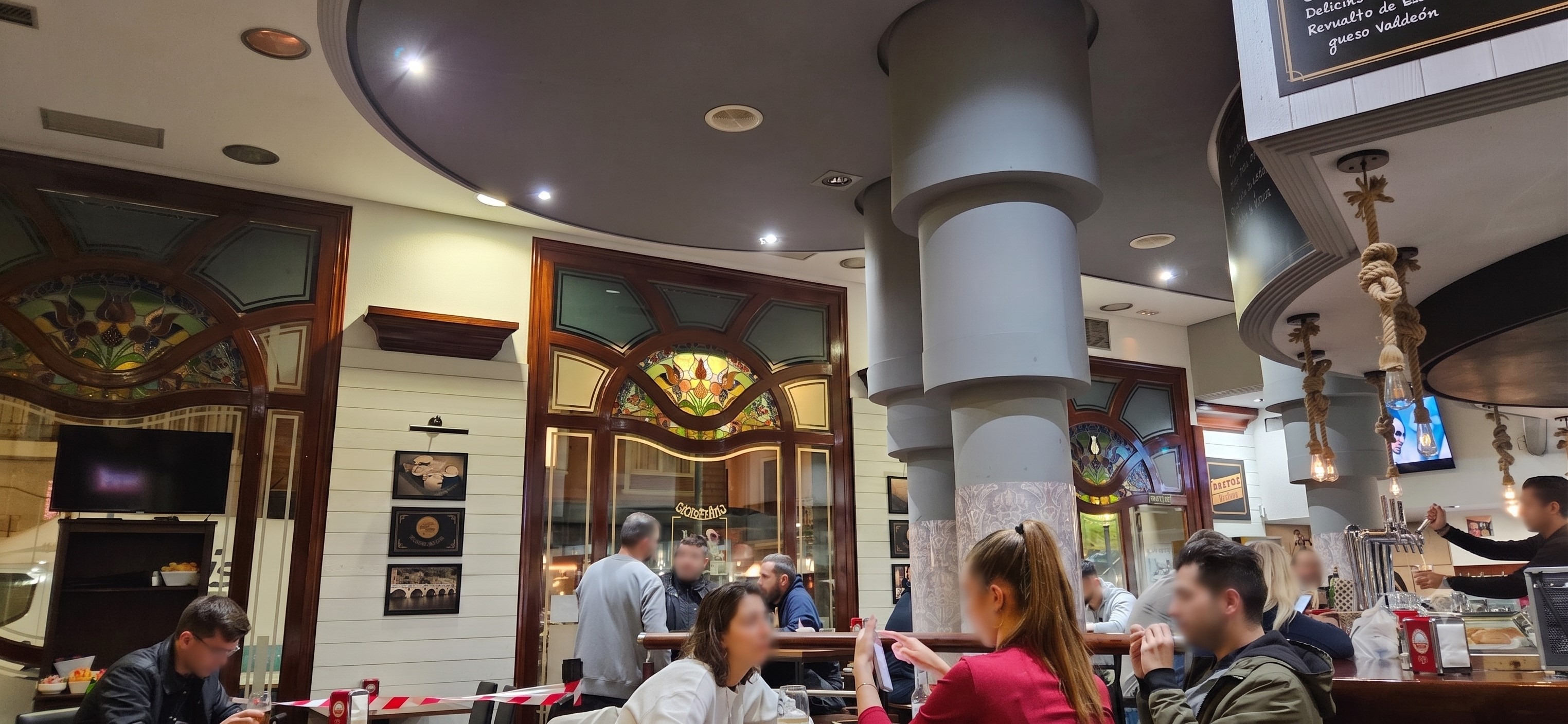 A cafetería near the hotel