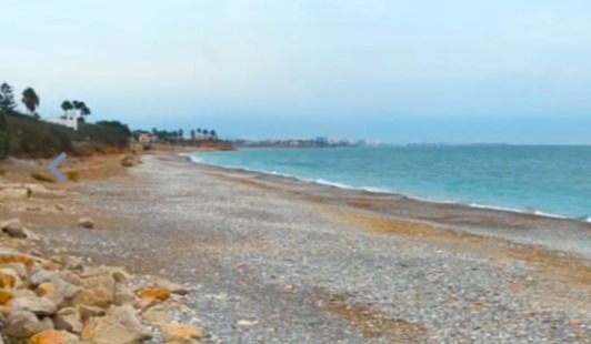 Beachfront along the drive from València to Priorat