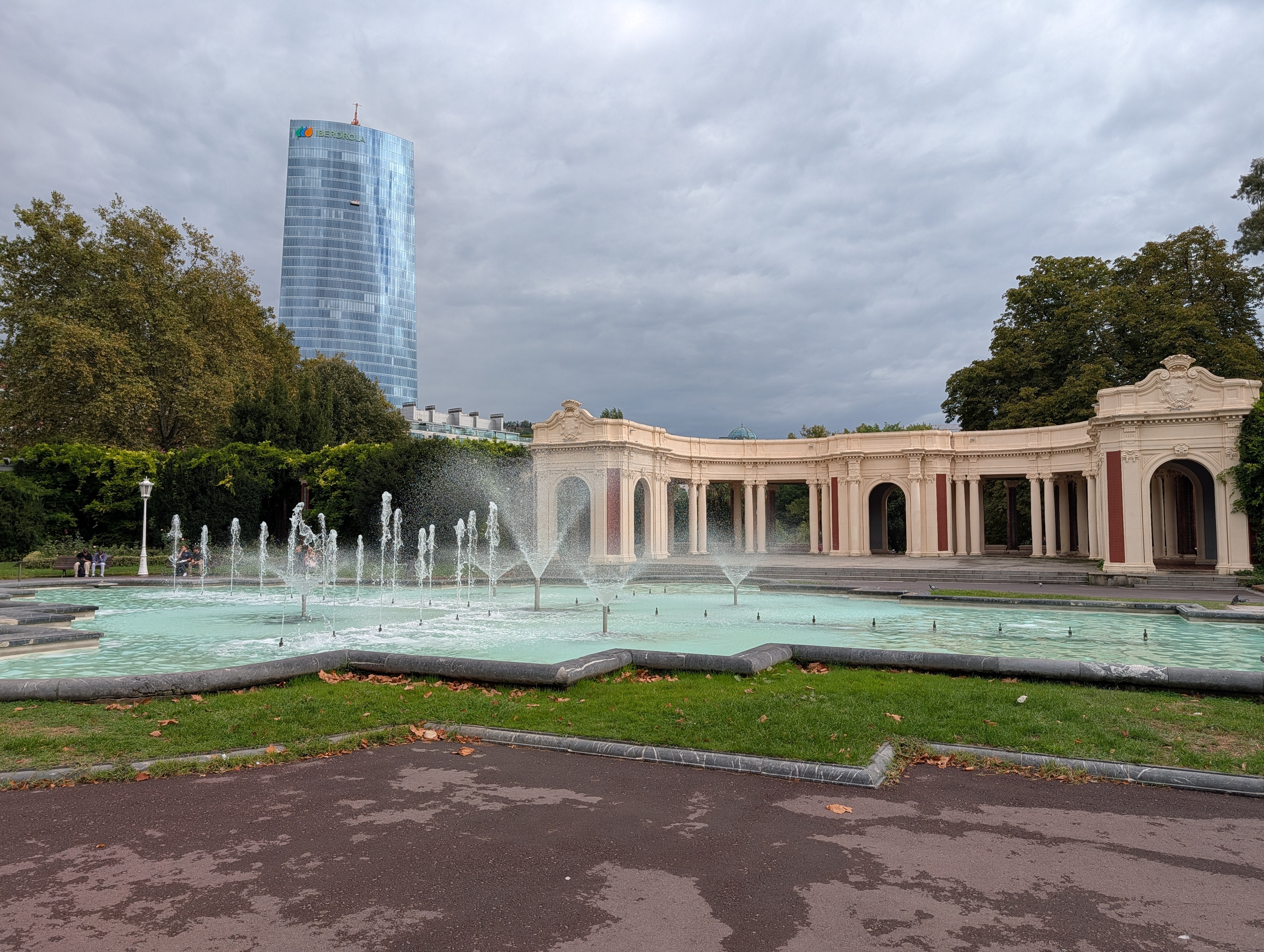 Parque de Doña Casilda with modern building in distance