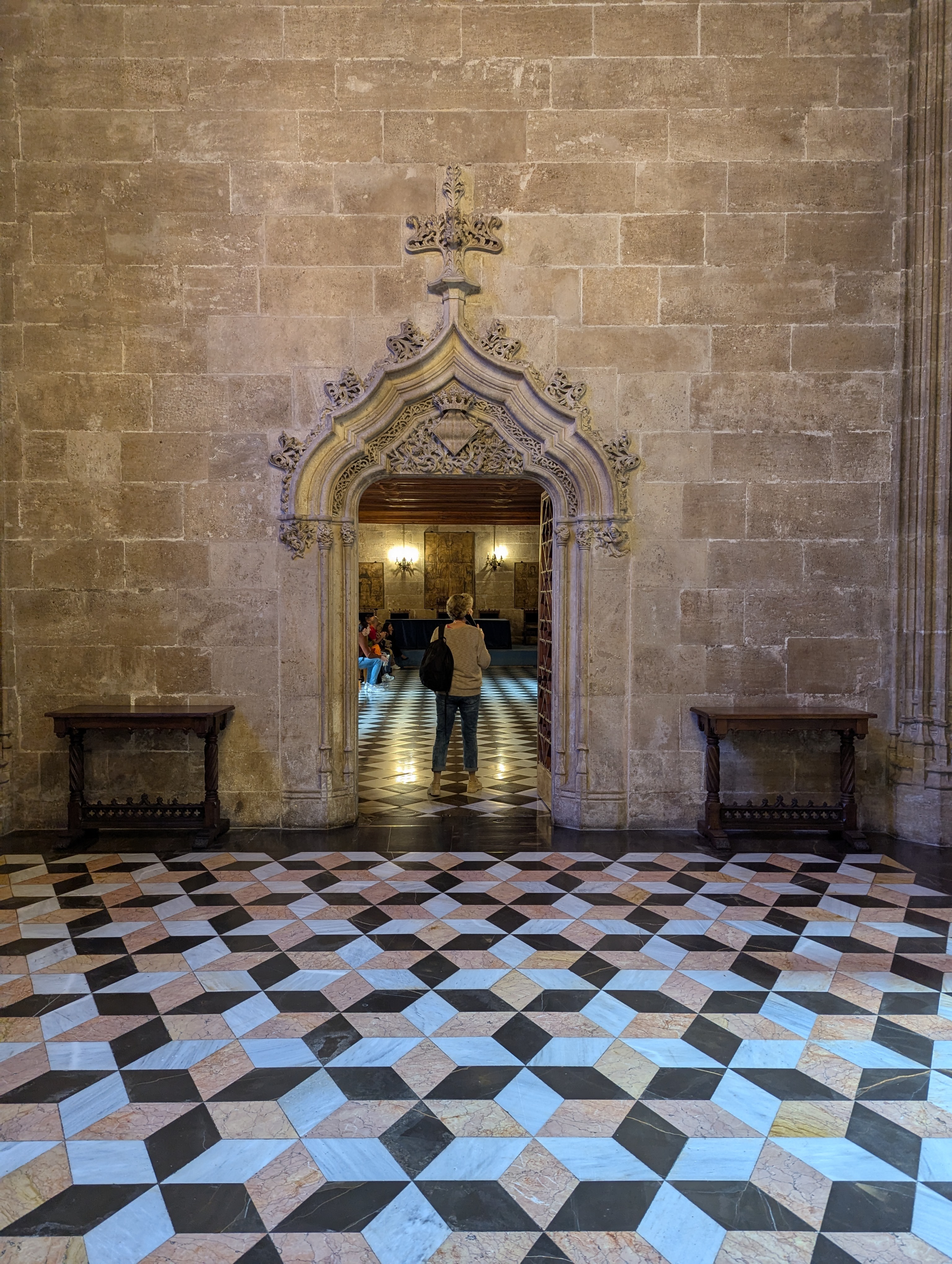 Entry to Lonja council room