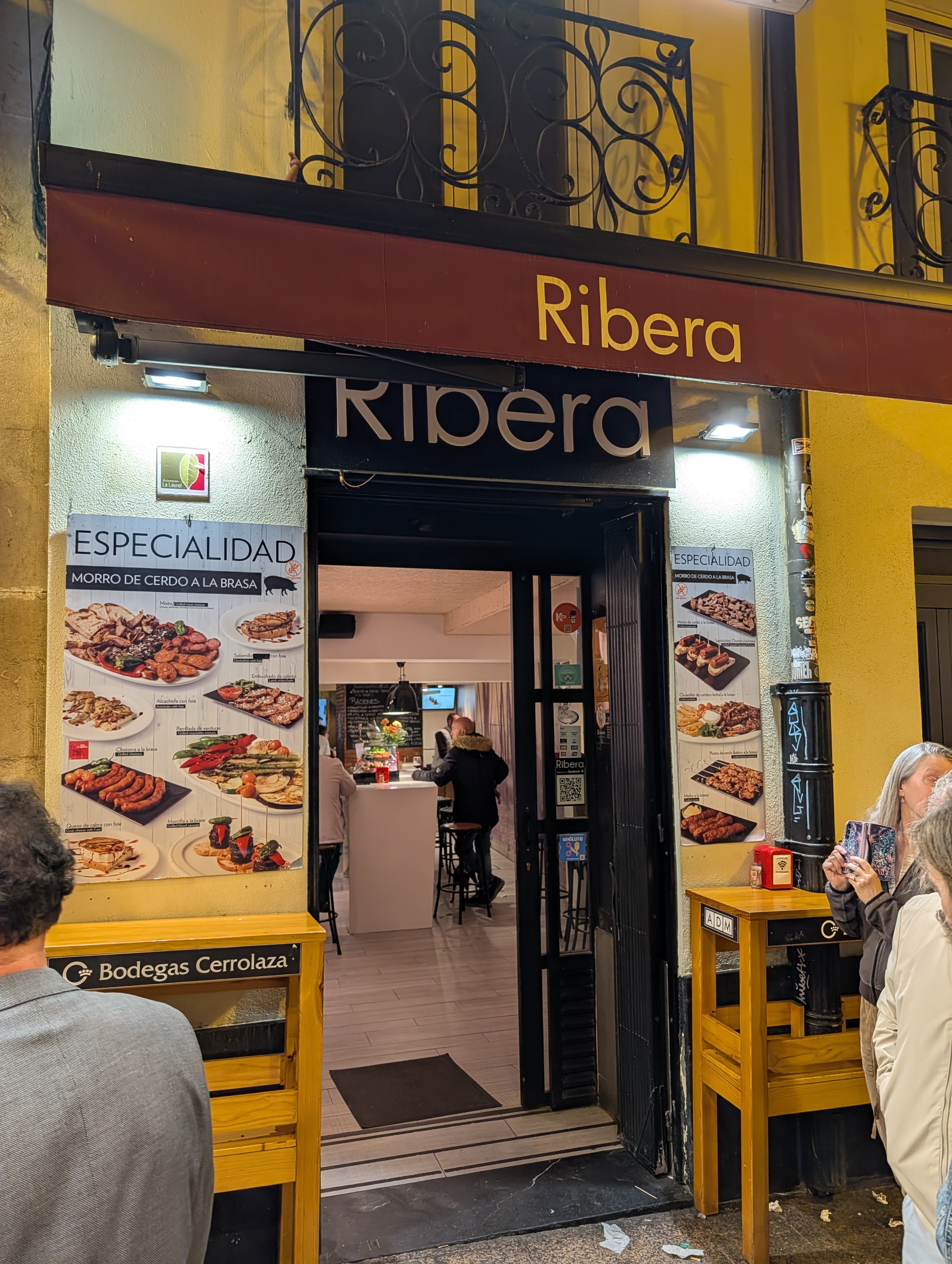Ribera pinchos bar with menus at the door