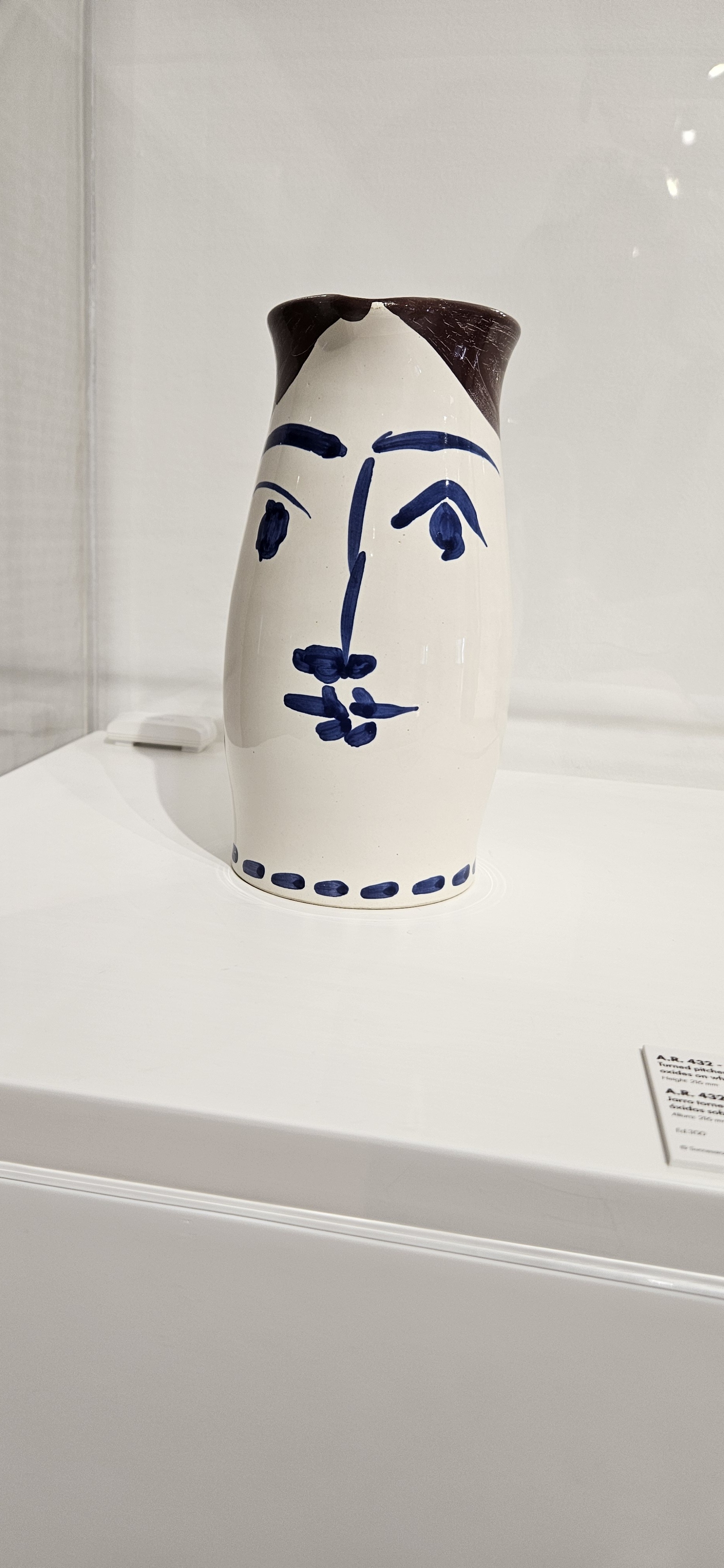 Frida Kahlo vase by Pablo Picasso