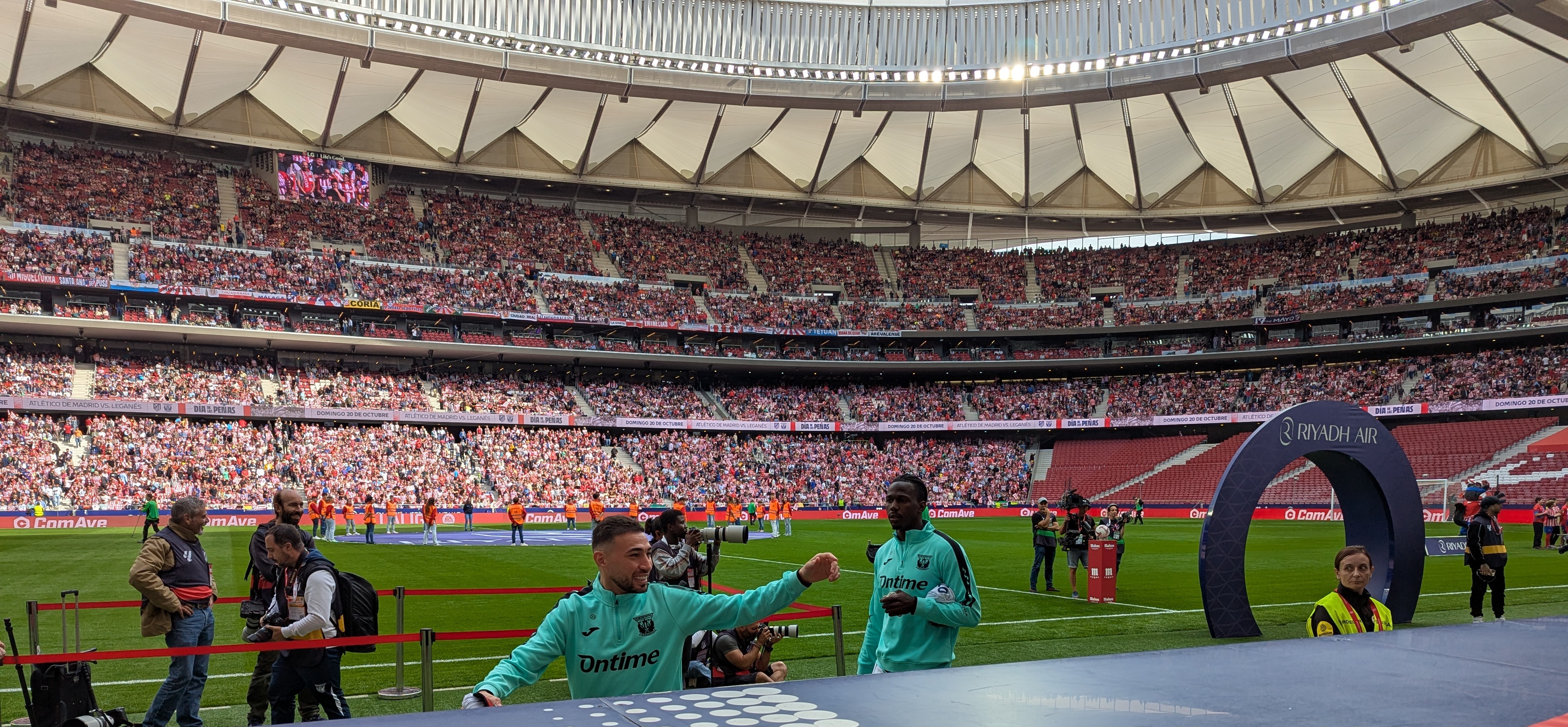 Interior of Civitas Metropolitano and pre-game activity