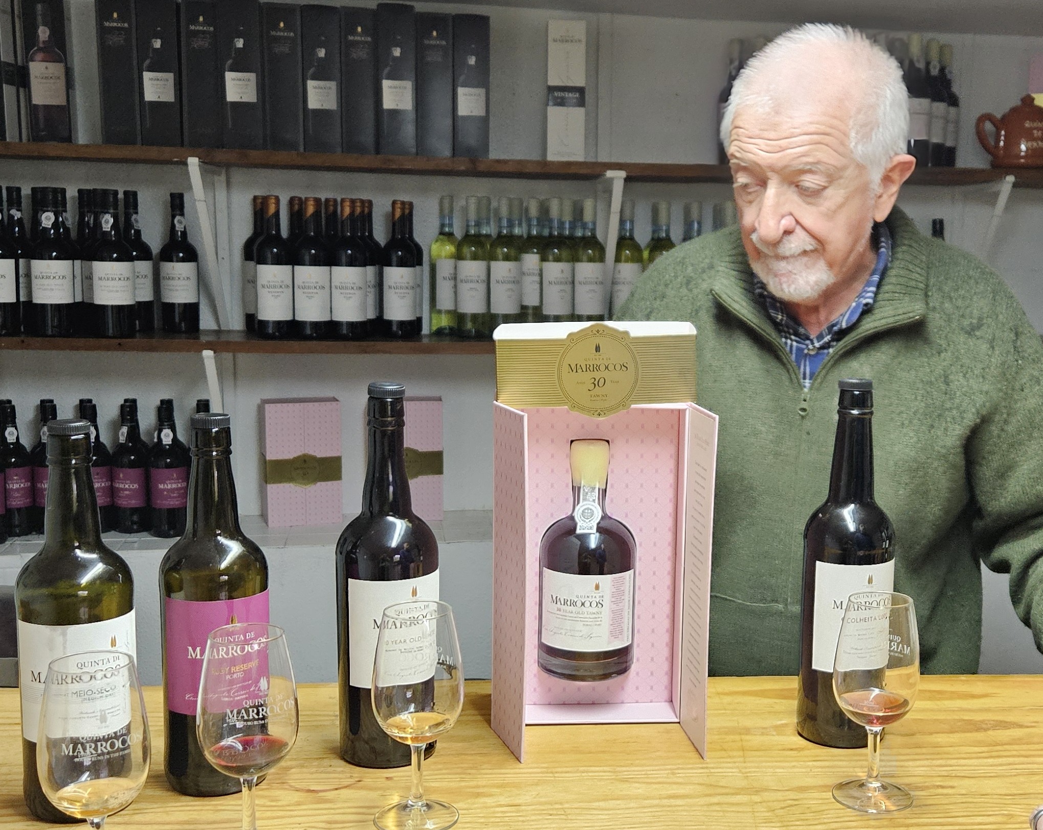 César Augusto Correia de Sequeira presenting his award winning bottles
