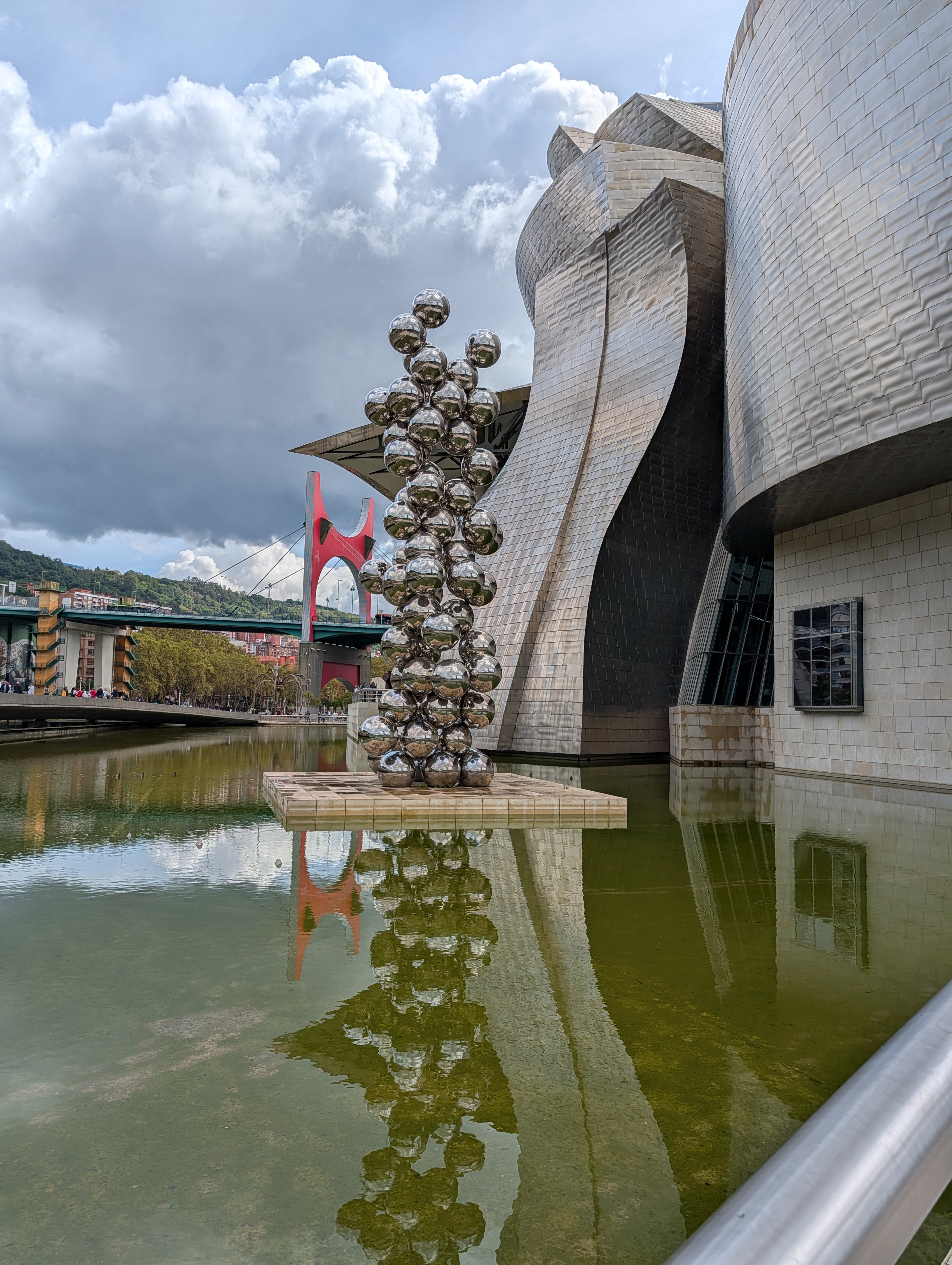 Scultpure: Tall Tree and the Eye, by Anish Kapoor