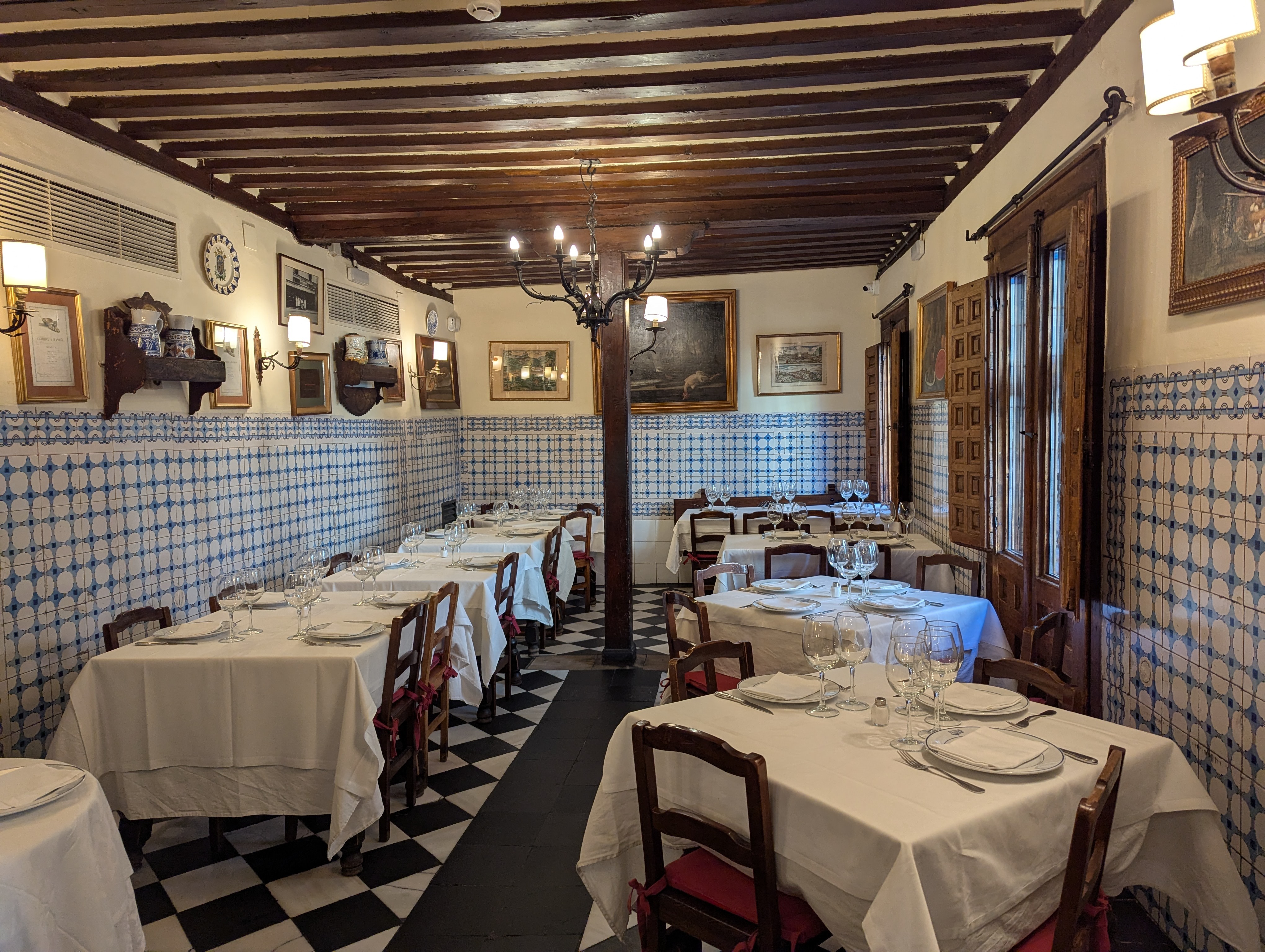 Newer dining room upstairs at Botín's