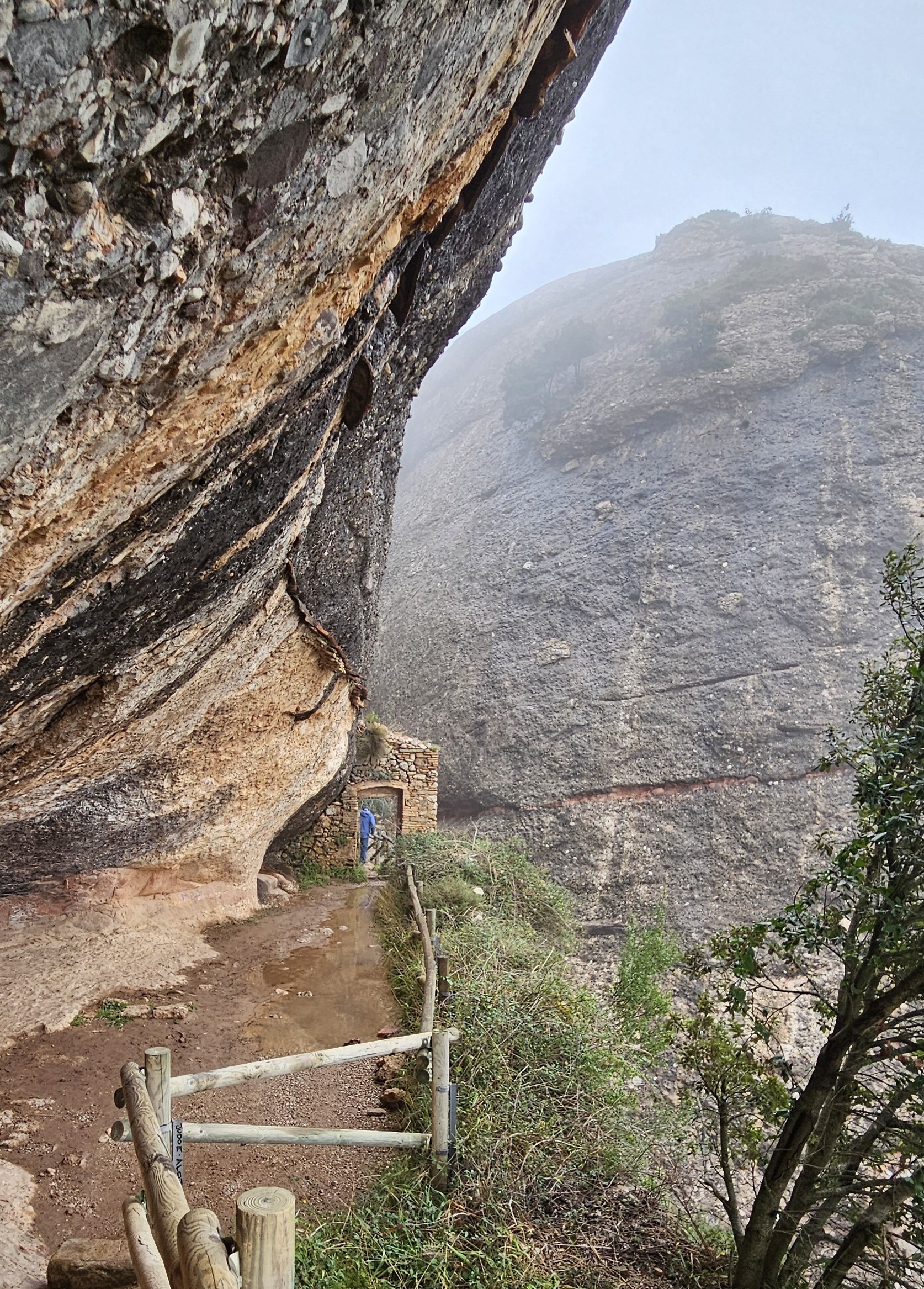 Dicey hiking to old caves and dwellings