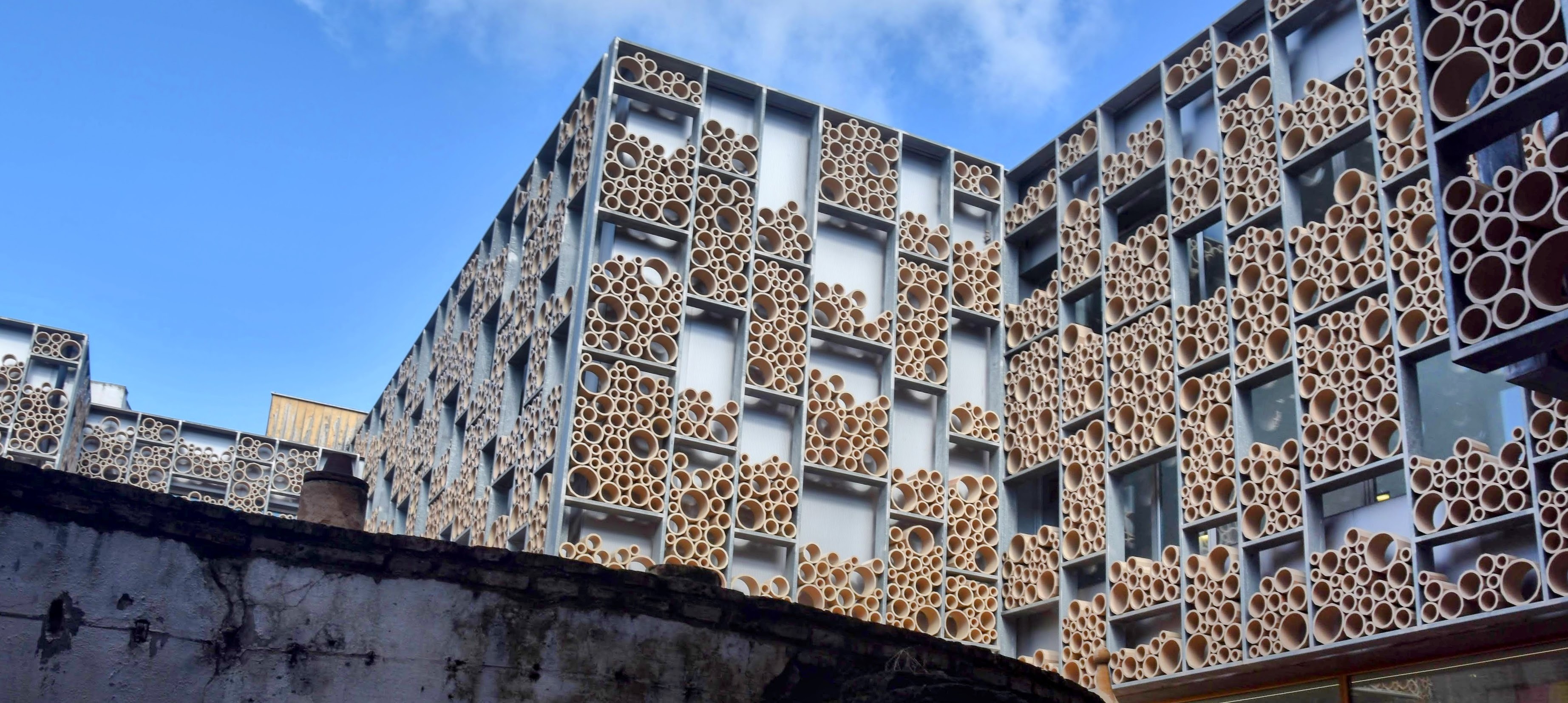 Triana Ceramic Center exterior
