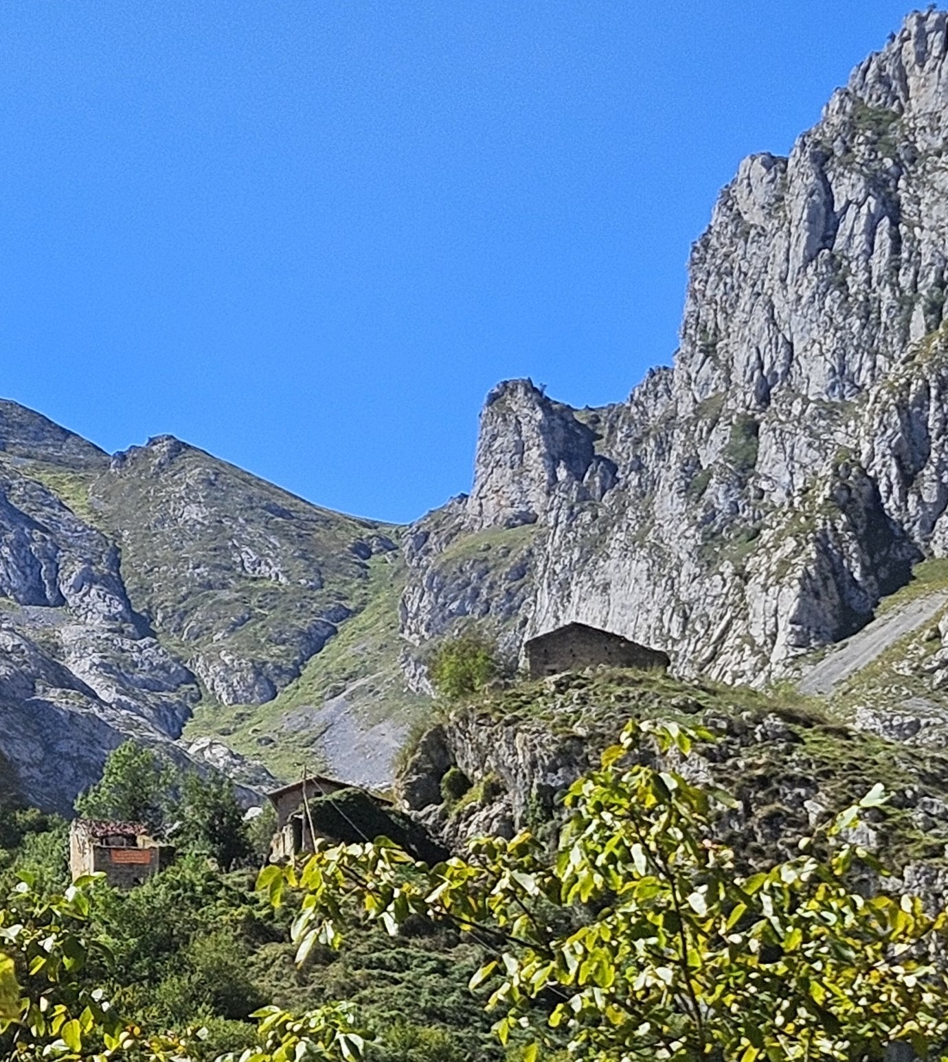 Bulnes Alta seen from the climb