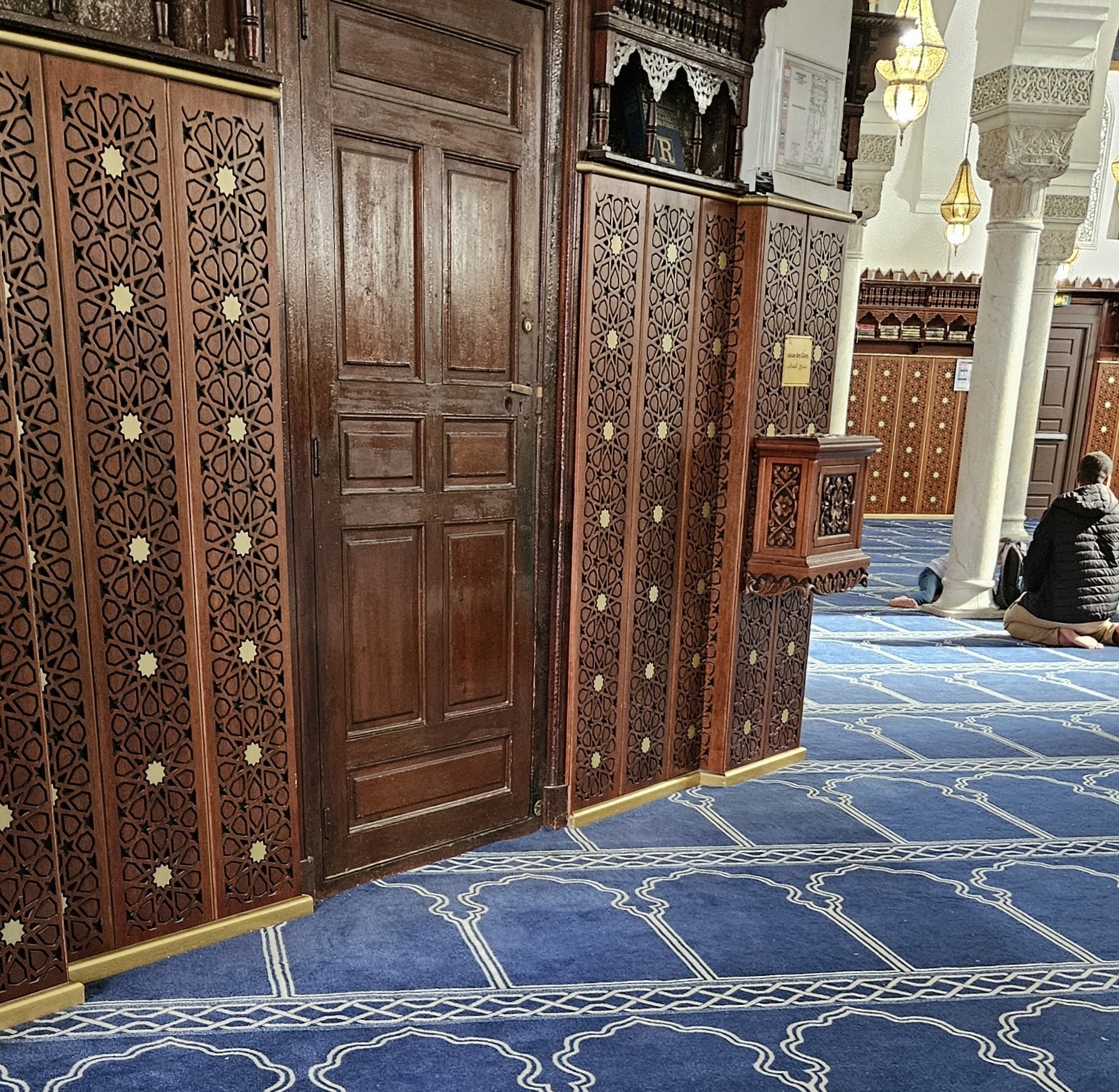 Peering into the prayer room