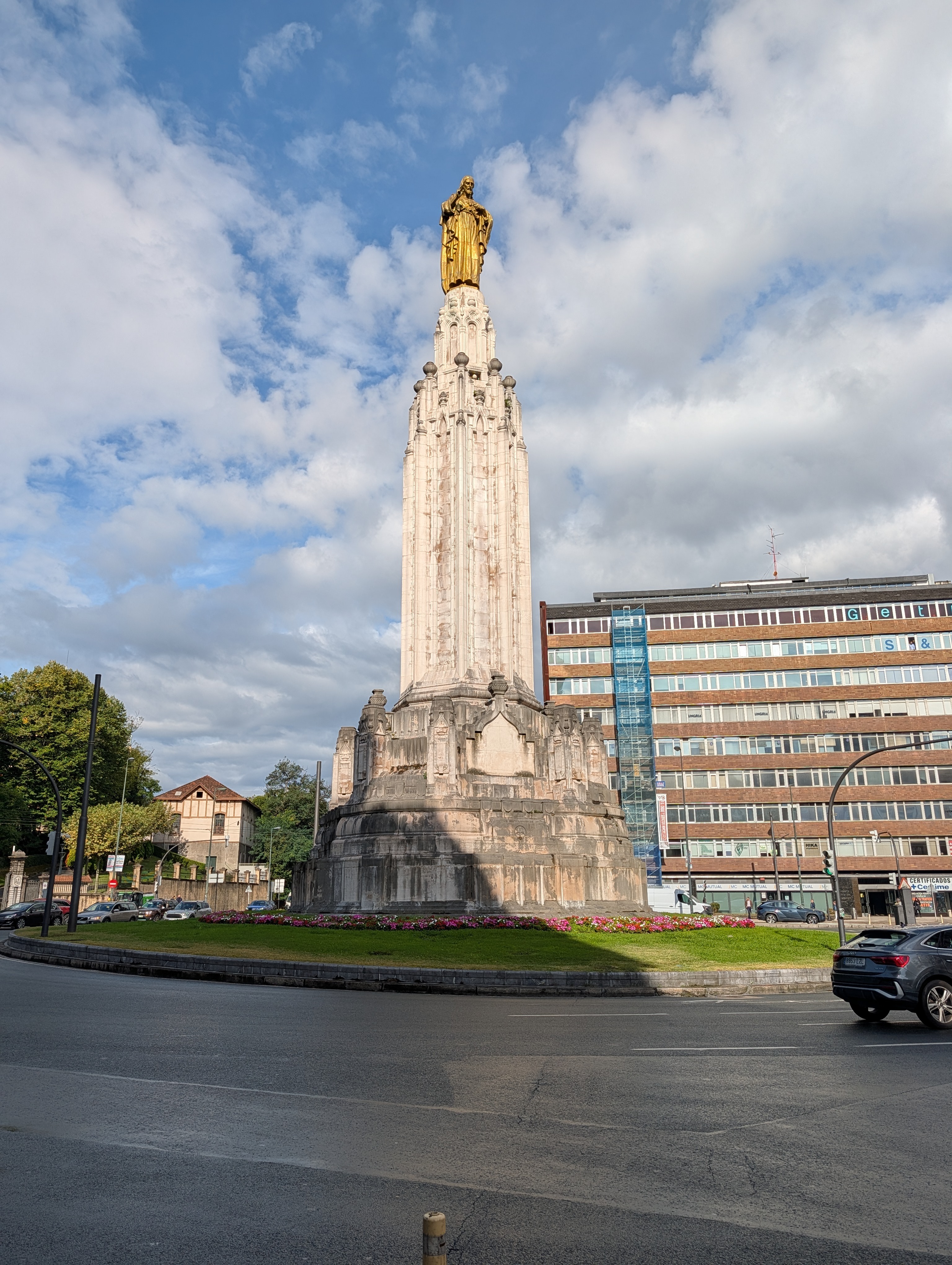 Sacred Heart of Jesus monument