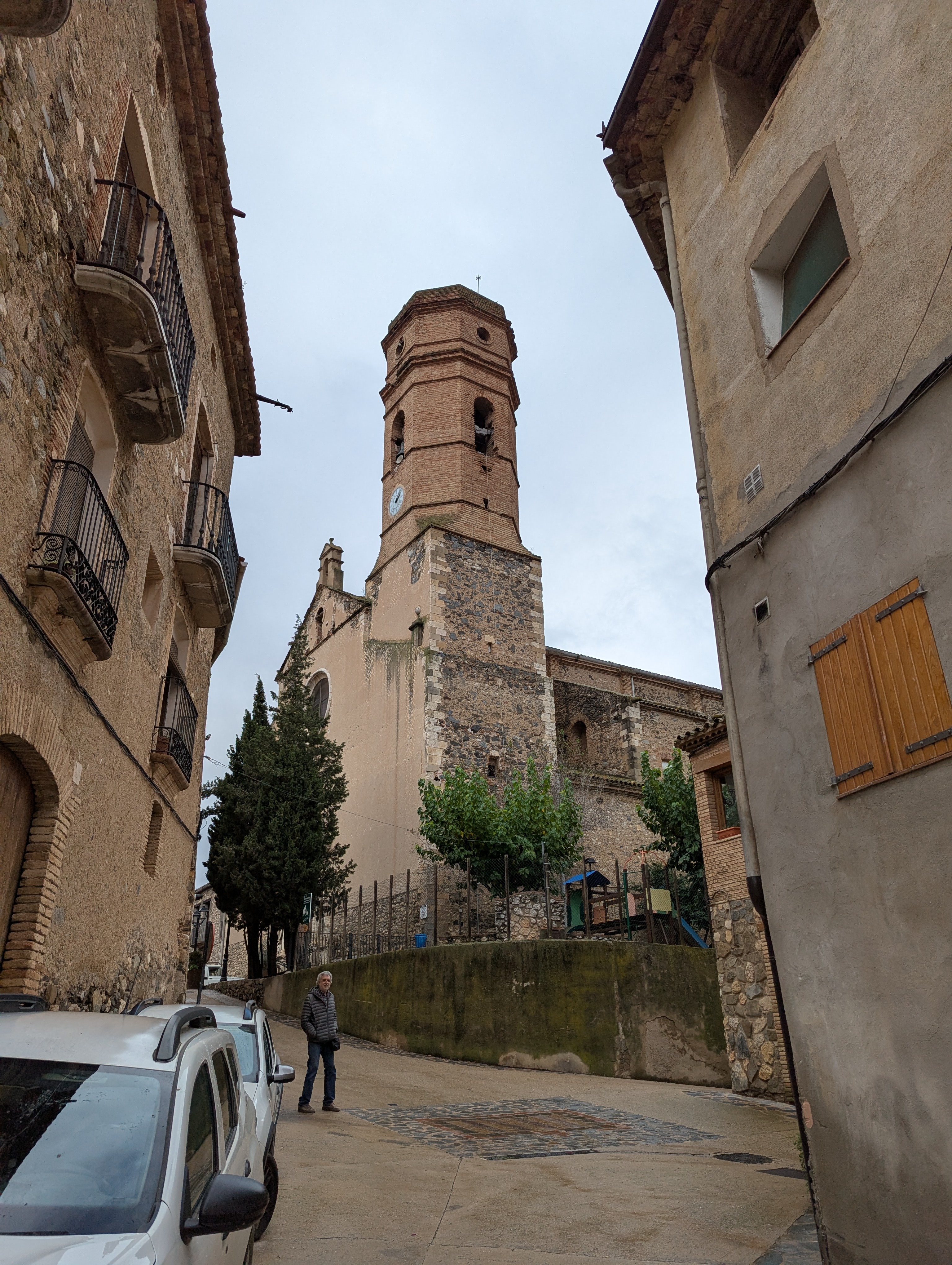 Going up to Celler de L'Encastell